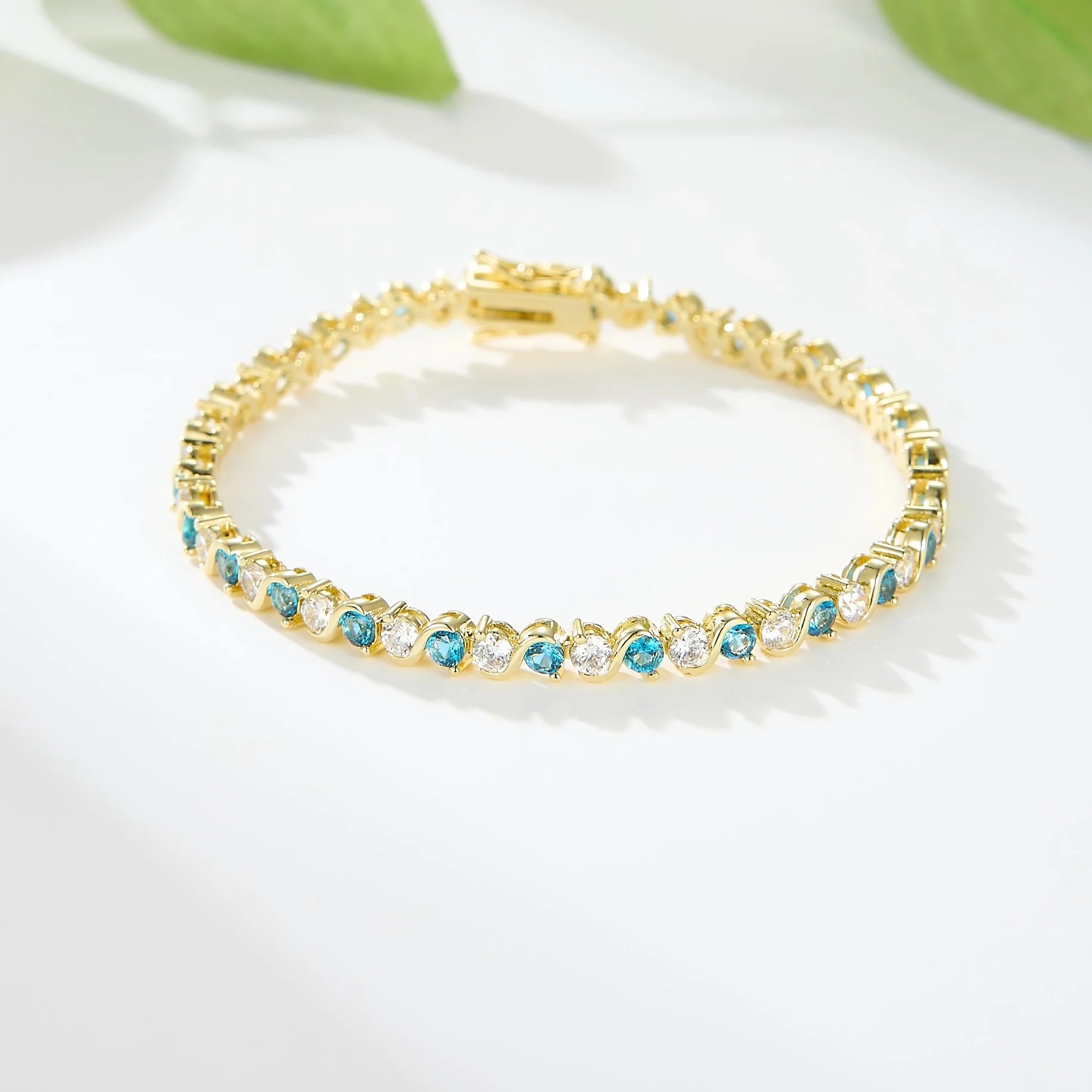 ✨ Pulsera Tennis Dorada con Zirconias – Elegancia que Brilla Contigo ✨
