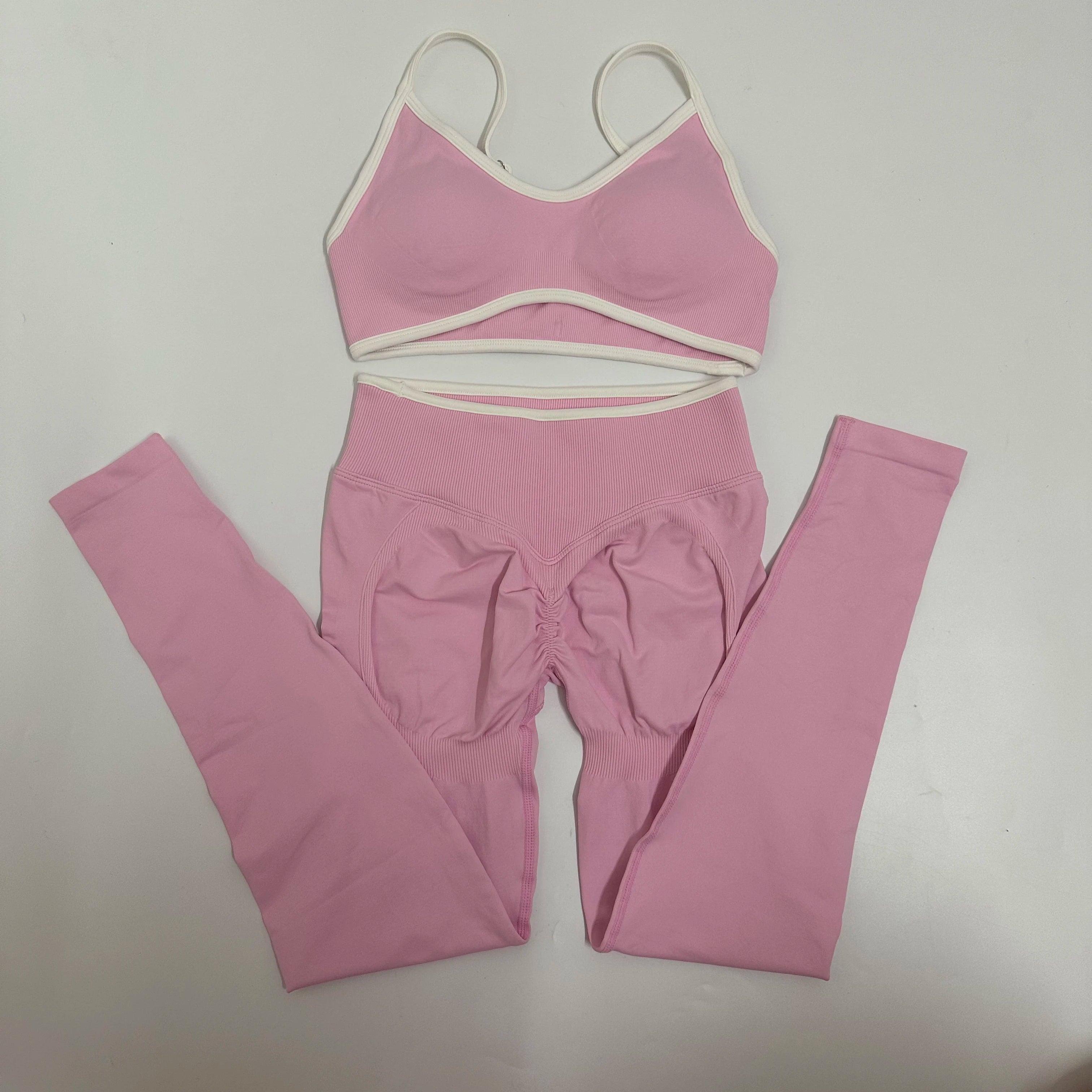 Conjunto Deportivo Seamless Mujer 2 Piezas – Leggings Scrunch + Top Halter