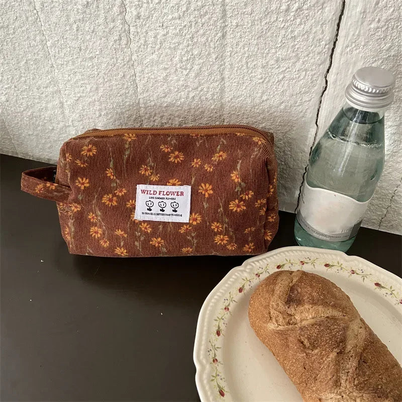 Neceser de Maquillaje de Pana Floral – Dulce, Práctico y Tendencia ✨