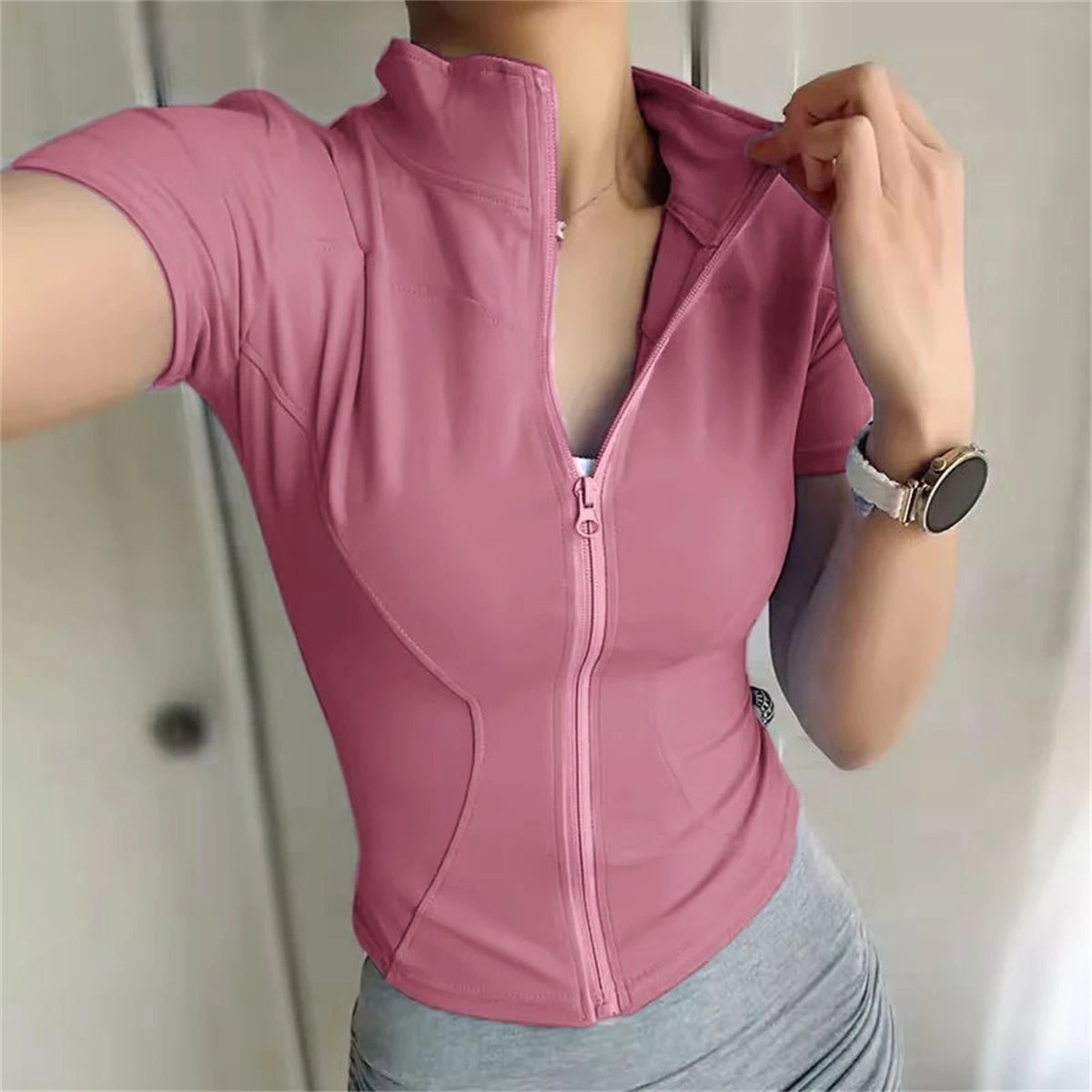 Top Deportivo Mujer Slim Fit – Cuello Alto con Cremallera | Yoga & Gym