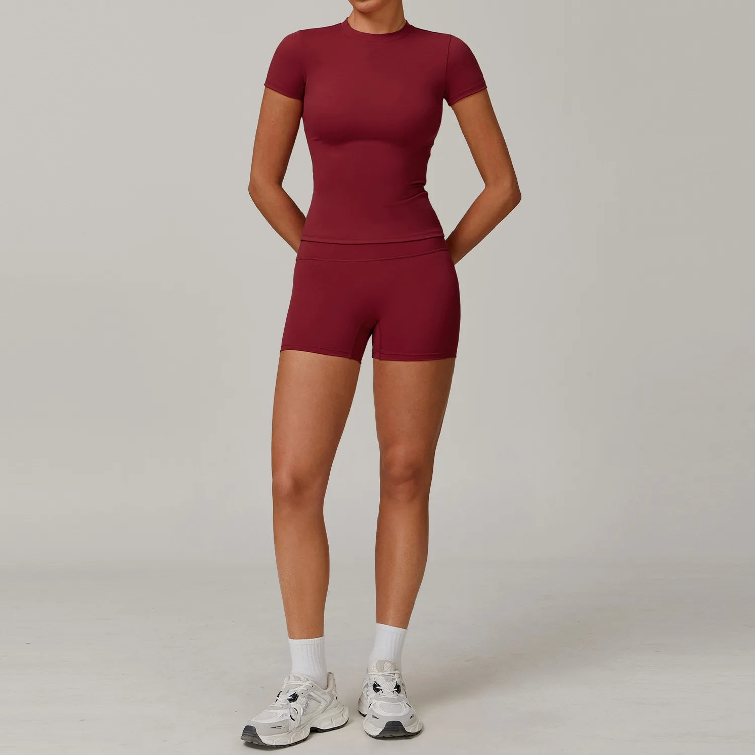 Conjunto Deportivo Mujer 2 Piezas – Top Manga Larga + Leggings / Shorts Cintura Alta