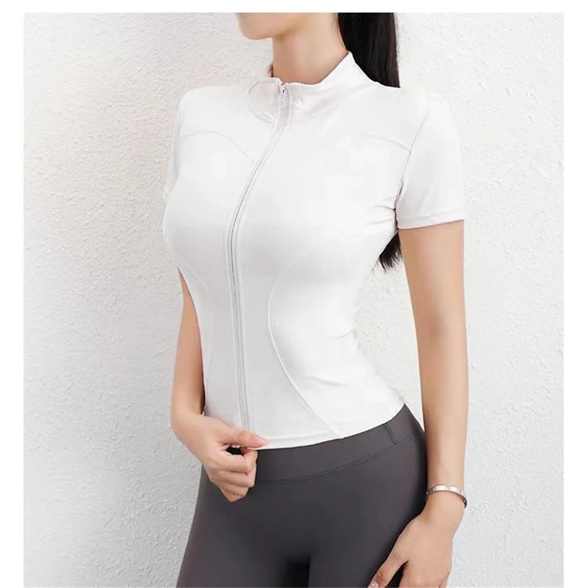 Top Deportivo Mujer Slim Fit – Cuello Alto con Cremallera | Yoga & Gym