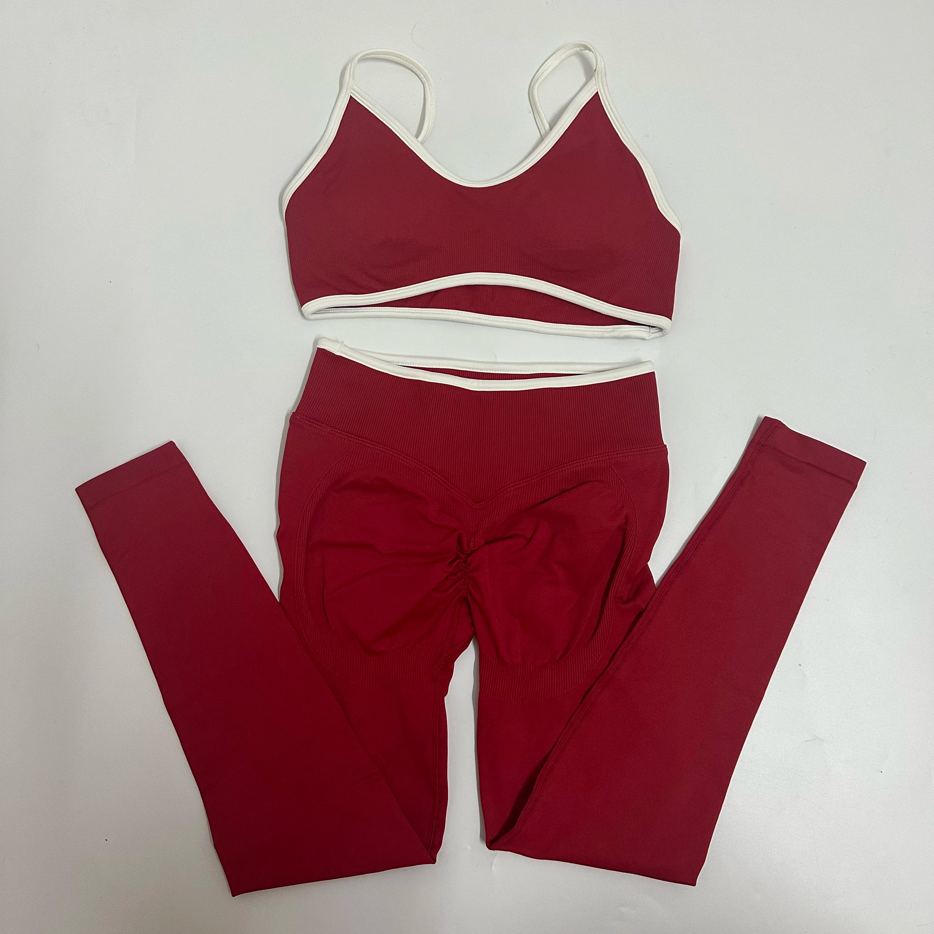 Conjunto Deportivo Seamless Mujer 2 Piezas – Leggings Scrunch + Top Halter