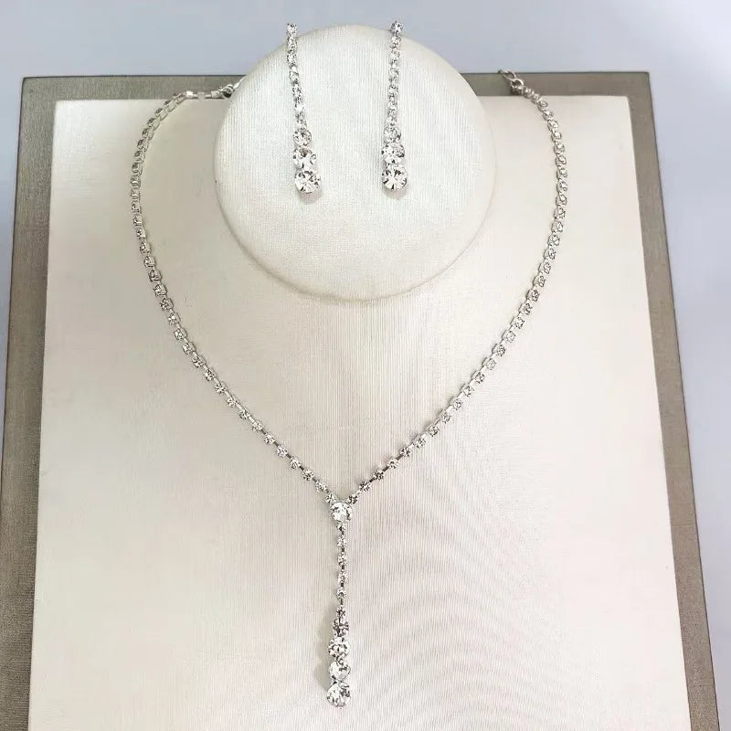 Collar Elegante de Acero Inoxidable – Estilo Clásico para Mujer