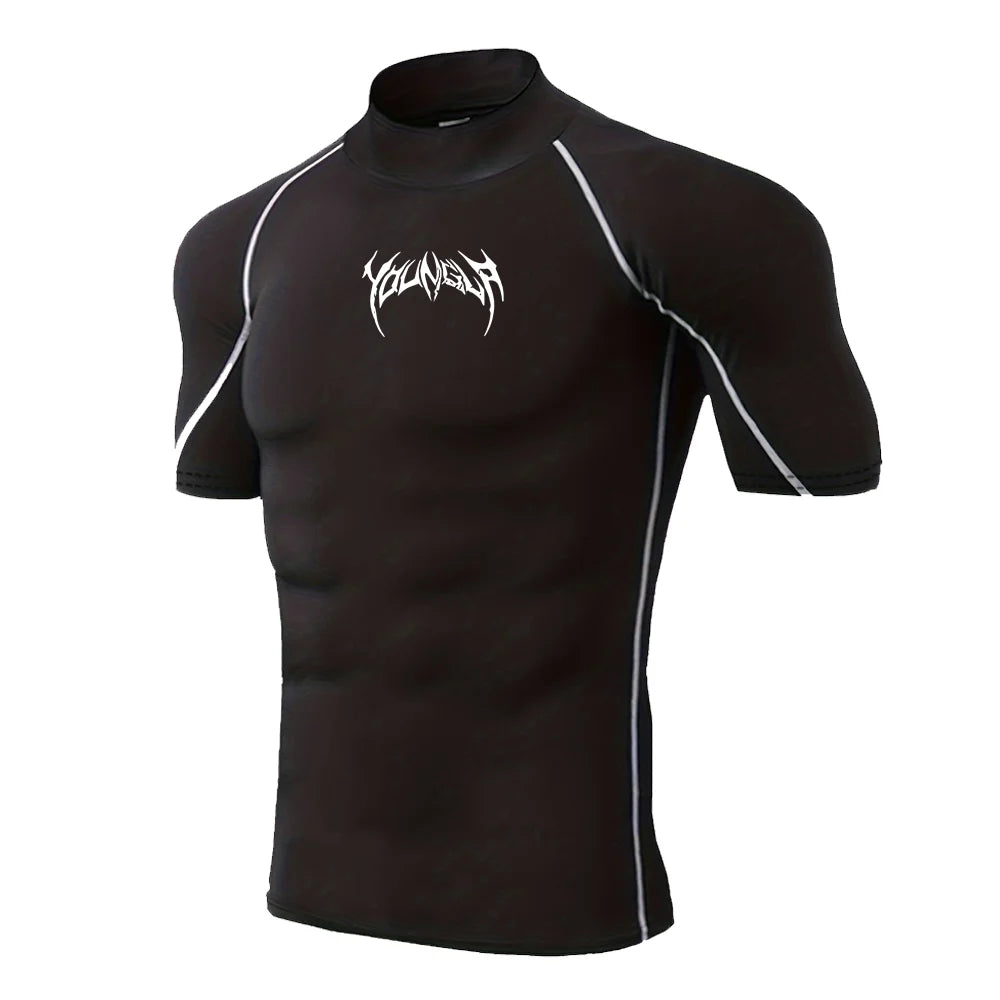 Camiseta Deportiva Hombre Gothic Fit – Ajustada, Cuello Alto y Secado Rápido (S–3XL)